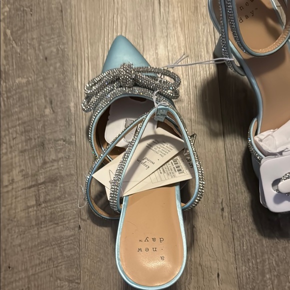 Blue Women's Shoes with Bow Detail - Picture 3 of 5